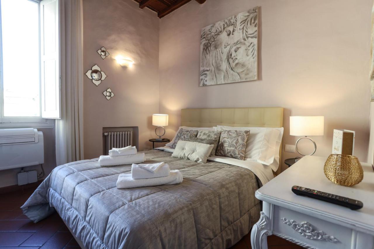 Santo Spirito - Elegante Appartamento In Pieno Centro Florence Exterior photo